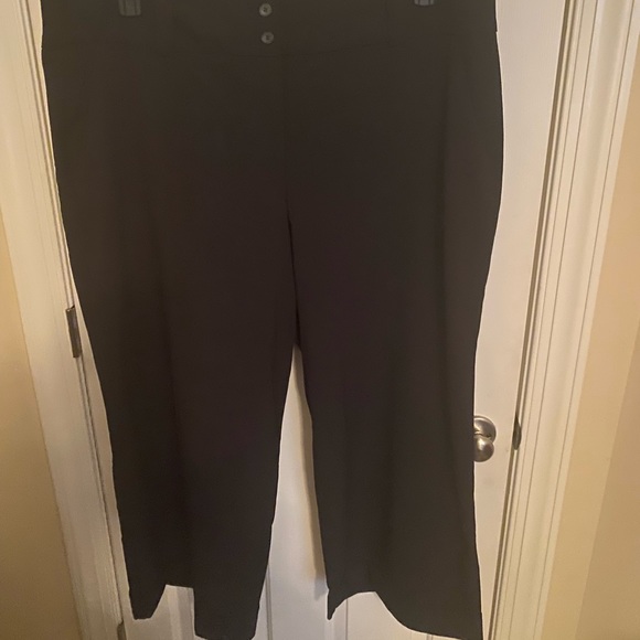 NWOT Lane Bryant Womens Size 26 Short cuffed with belt loops Black Dress Pants - Picture 1 of 6